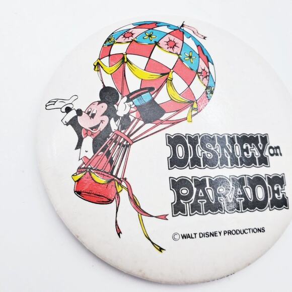 Disney Parks on Parade 70s Pinback Button Mickey Hot Air - Picture 2 of 6